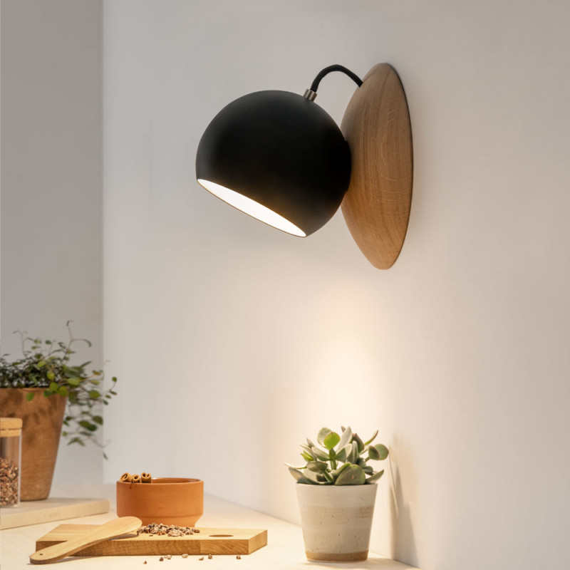 Wall lamp Orbit oak wood, magnetic bedside lamp